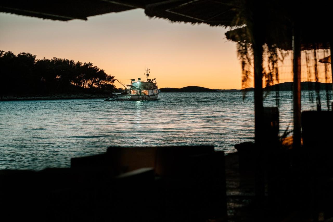 Captain'S Lodge Tribalj Buitenkant foto
